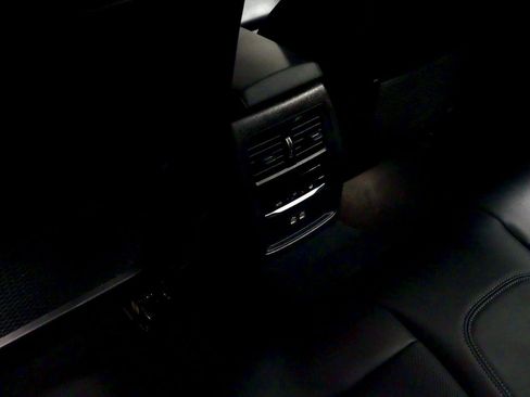 Used 2023 BMW 330i xDrive Sedan w/ Premium Package image 9