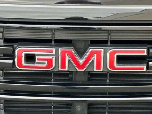 Certified 2023 GMC Acadia SLT w/ Elevation Edition FWD image 40