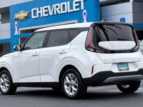 Used 2023 Kia Soul LX w/ LX Technology Package image 5