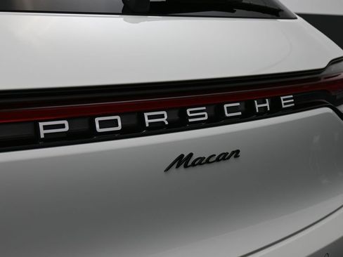 Certified 2026 Porsche Macan AWD/4WD image 14