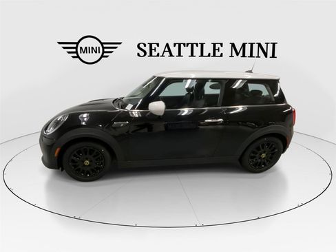 Certified 2022 MINI Cooper SE image 6