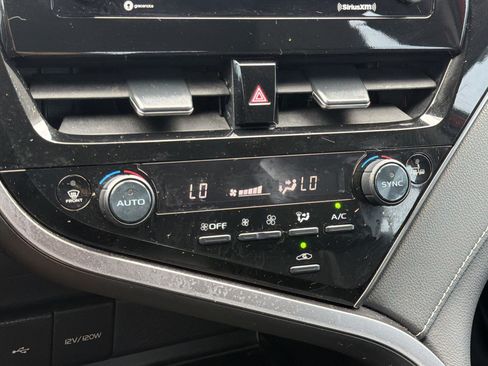 Used 2023 Toyota Camry SE FWD image 18