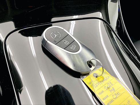 Used 2023 Mercedes-Benz C 300 Sedan image 12