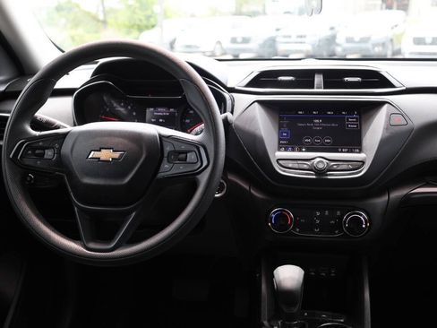 Used 2023 Chevrolet TrailBlazer LT FWD image 23