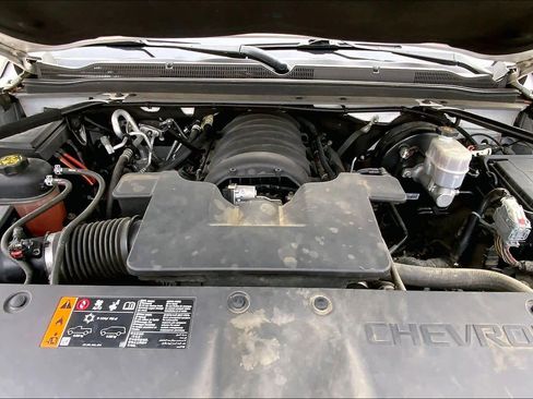 Used 2020 Chevrolet Suburban Premier image 30