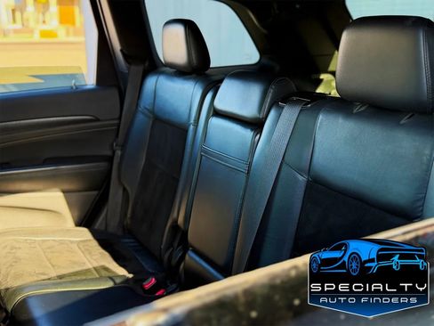 Used 2017 Jeep Grand Cherokee Altitude image 13