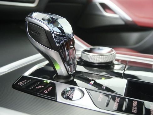 Used 2020 BMW X6 M50i w/ Premium Package image 27