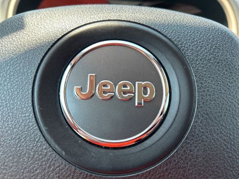 Used 2018 Jeep Cherokee Limited image 20