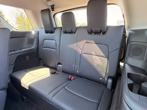 New 2026 Nissan Pathfinder SL image 17