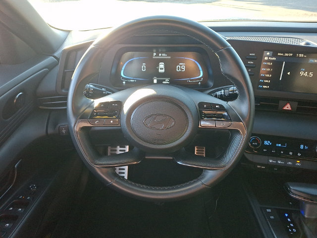 Used 2025 Hyundai Elantra Sport FWD image 19