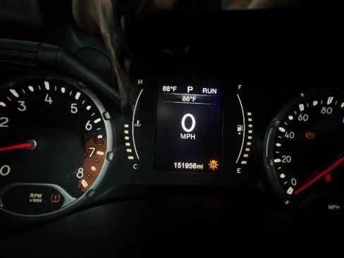 Used 2016 Jeep Renegade Sport w/ Power & Air Group image 14