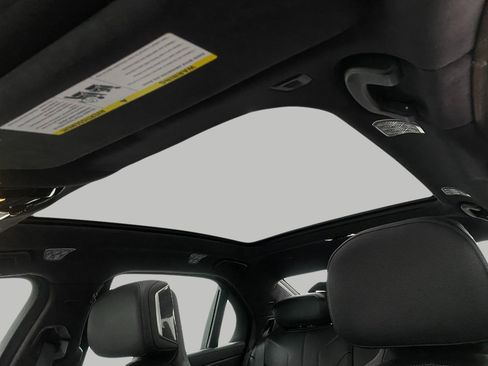 Certified 2025 BMW 760i xDrive w/ Executive Package image 31