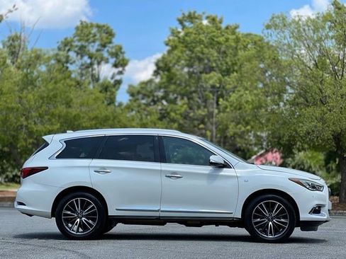Used 2019 INFINITI QX60 Luxe w/ Essential Package AWD/4WD image 4