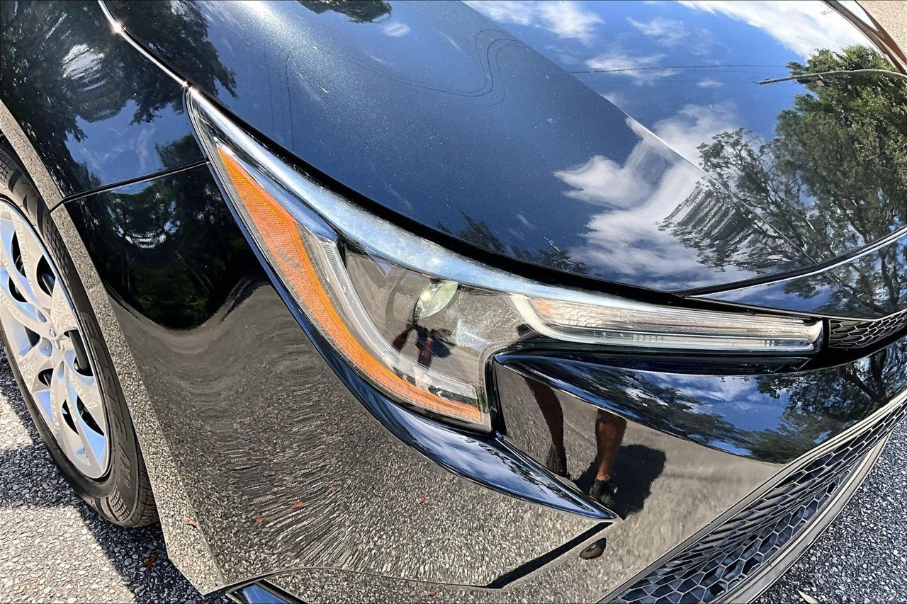 Used 2020 Toyota Corolla LE FWD image 33