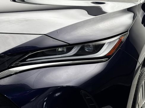 Used 2021 Toyota Venza Limited w/ Advanced Technology Package AWD/4WD image 3