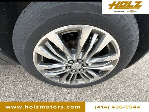 Certified 2017 Cadillac XT5 Premium Luxury w/ LPO, Wheel Lock Package AWD/4WD image 34