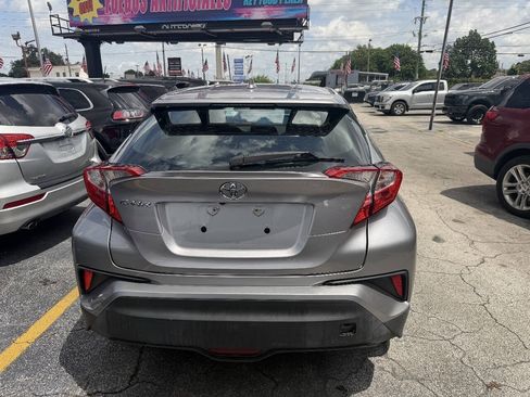 Used 2018 Toyota C-HR XLE FWD image 5