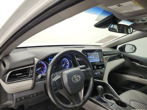 Used 2021 Toyota Camry SE image 12