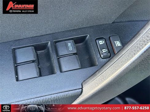 Used 2014 Toyota Corolla LE image 20