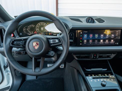 New 2026 Porsche Cayenne S image 19