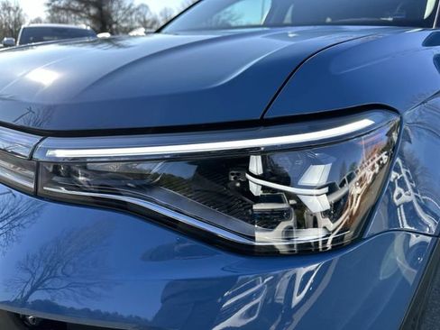 New 2026 Volkswagen Taos SEL image 9