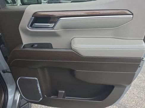 Used 2023 Chevrolet Silverado 1500 LT Trail Boss w/ LT Trail Boss Premium Package AWD/4WD image 18