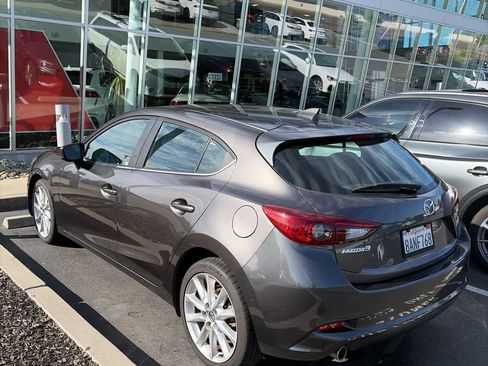 Used 2017 MAZDA MAZDA3 Grand Touring FWD image 6