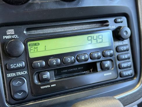 Used 2003 Toyota Highlander 4WD V6 image 24