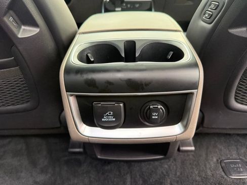 Used 2025 Kia Carnival SX FWD image 33