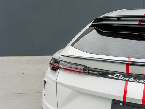 Used 2021 Lamborghini Urus AWD/4WD image 42
