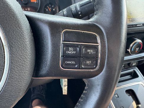 Used 2016 Jeep Patriot High Altitude FWD image 32