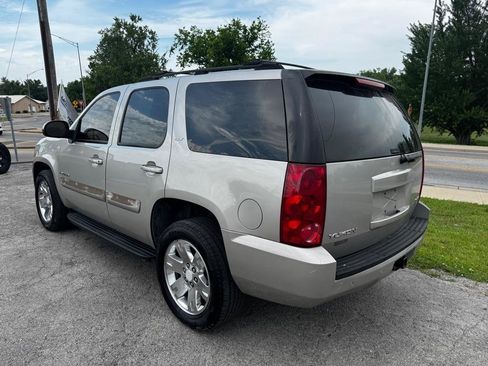 Used 2007 GMC Yukon SLT w/ SLT Preferred Equipment Group AWD/4WD image 5
