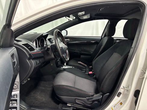 Used 2017 Mitsubishi Lancer ES image 12