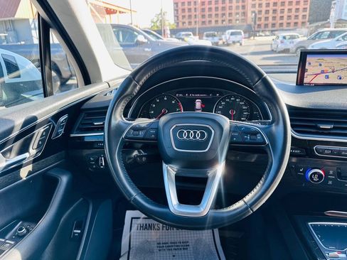 Used 2017 Audi Q7 3.0T Premium Plus w/ Premium Plus Package AWD/4WD image 11