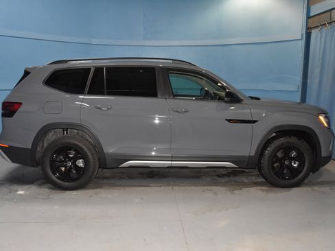 New 2026 Volkswagen Atlas Peak Edition AWD/4WD image 19