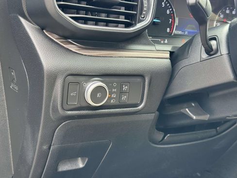 Used 2021 Ford Explorer Limited AWD/4WD image 9