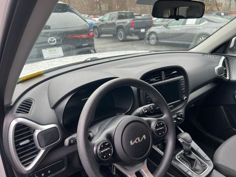 Used 2025 Kia Soul LX w/ Option Group 015 image 27