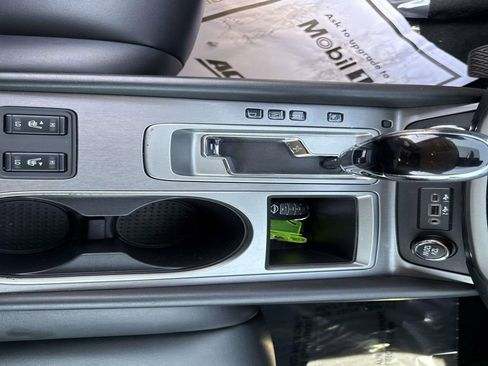 Used 2024 Nissan Murano SV image 23