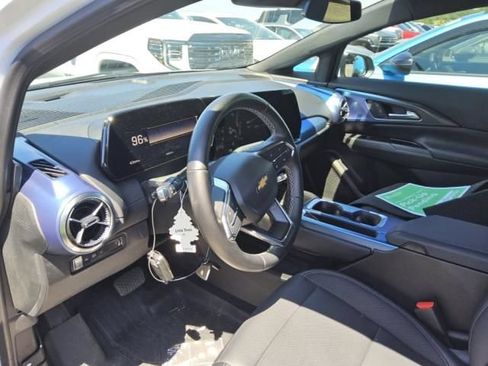 Used 2024 Chevrolet Equinox EV LT FWD image 6