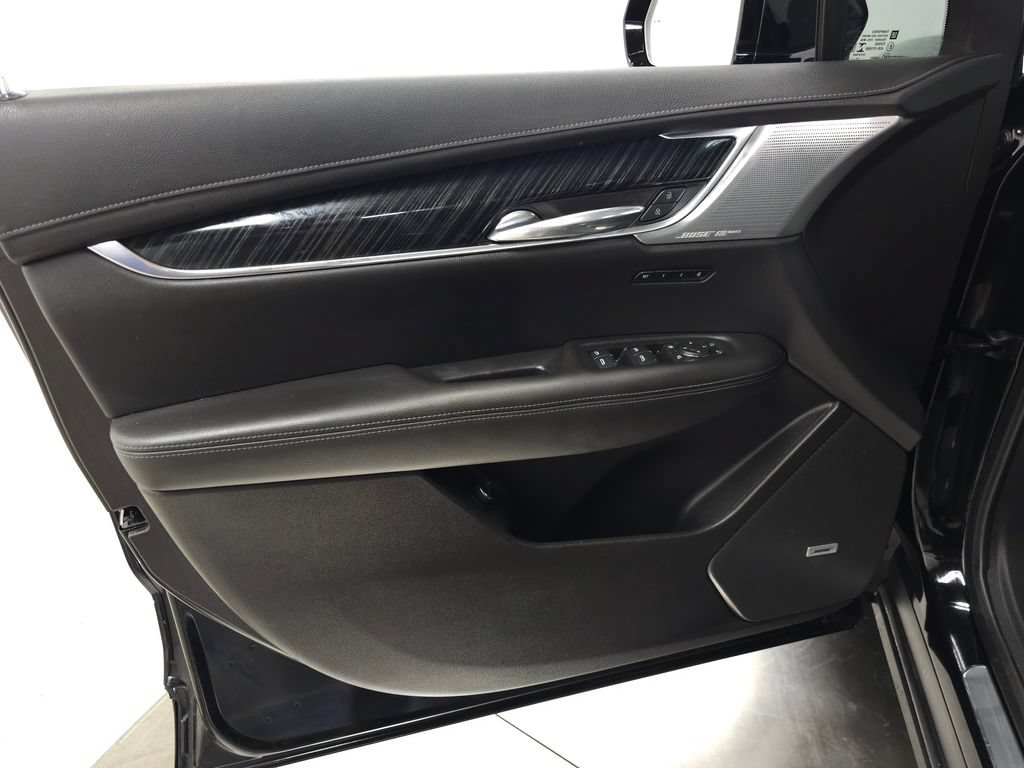 Used 2023 Cadillac XT6 Premium Luxury w/ Technology Package AWD/4WD image 13