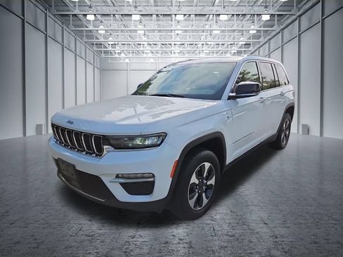 Used 2024 Jeep Grand Cherokee Limited 4xe AWD/4WD image 3