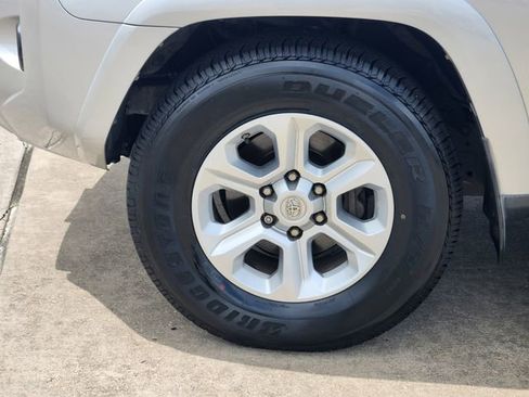 Used 2017 Toyota 4Runner SR5 Premium RWD image 10