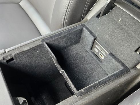 Used 2022 Cadillac XT5 Luxury image 35