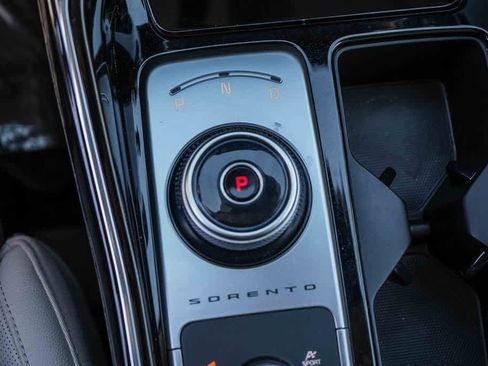Certified 2024 Kia Sorento SX Prestige AWD/4WD image 20