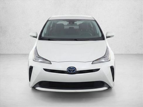 Used 2020 Toyota Prius LE FWD image 2