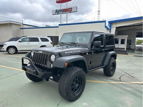 Used 2017 Jeep Wrangler Rubicon w/ Power Convenience Group AWD/4WD image 1