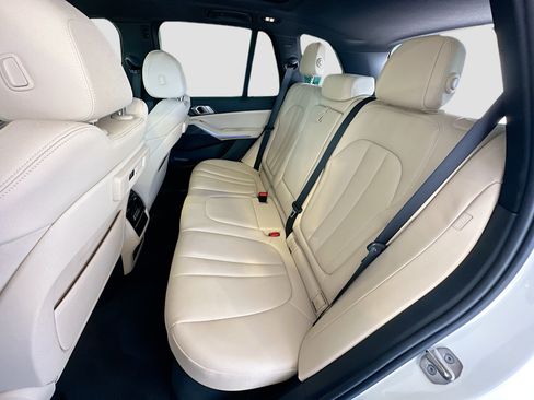 Used 2022 BMW X5 sDrive40i w/ Premium Package RWD image 22