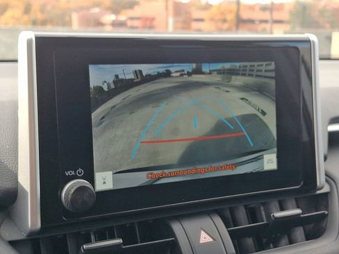 Used 2025 Toyota RAV4 XLE image 18