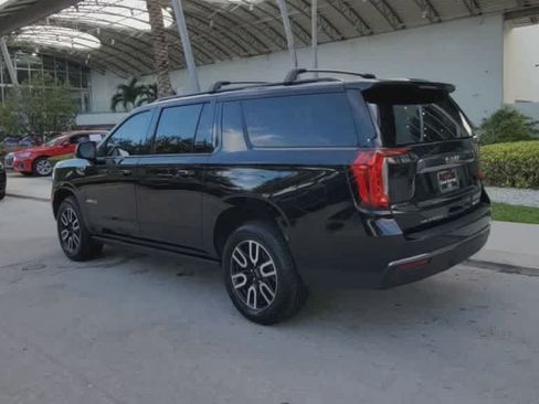 Used 2023 GMC Yukon XL AT4 w/ AT4 Premium Package AWD/4WD image 6