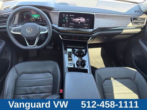 Used 2024 Volkswagen Atlas SEL AWD/4WD image 23